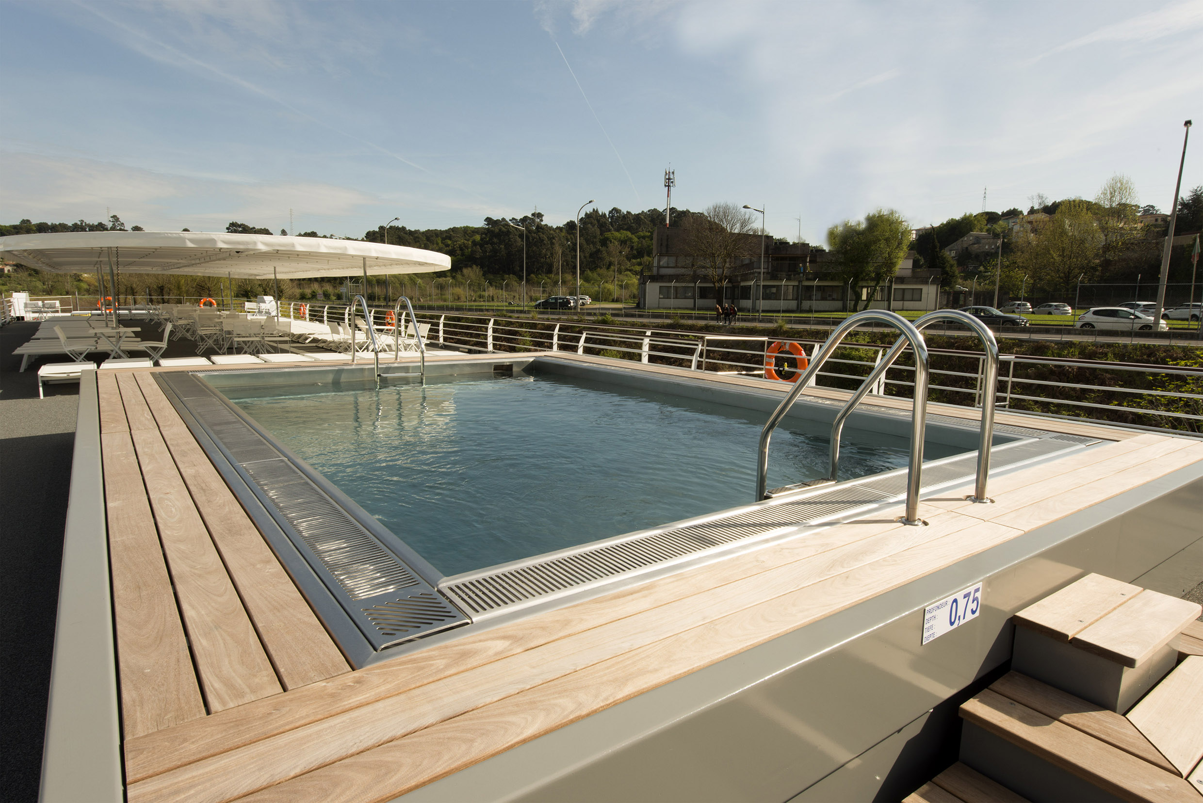 CroisiEurope MS Miguel Torga Pool 32.jpg